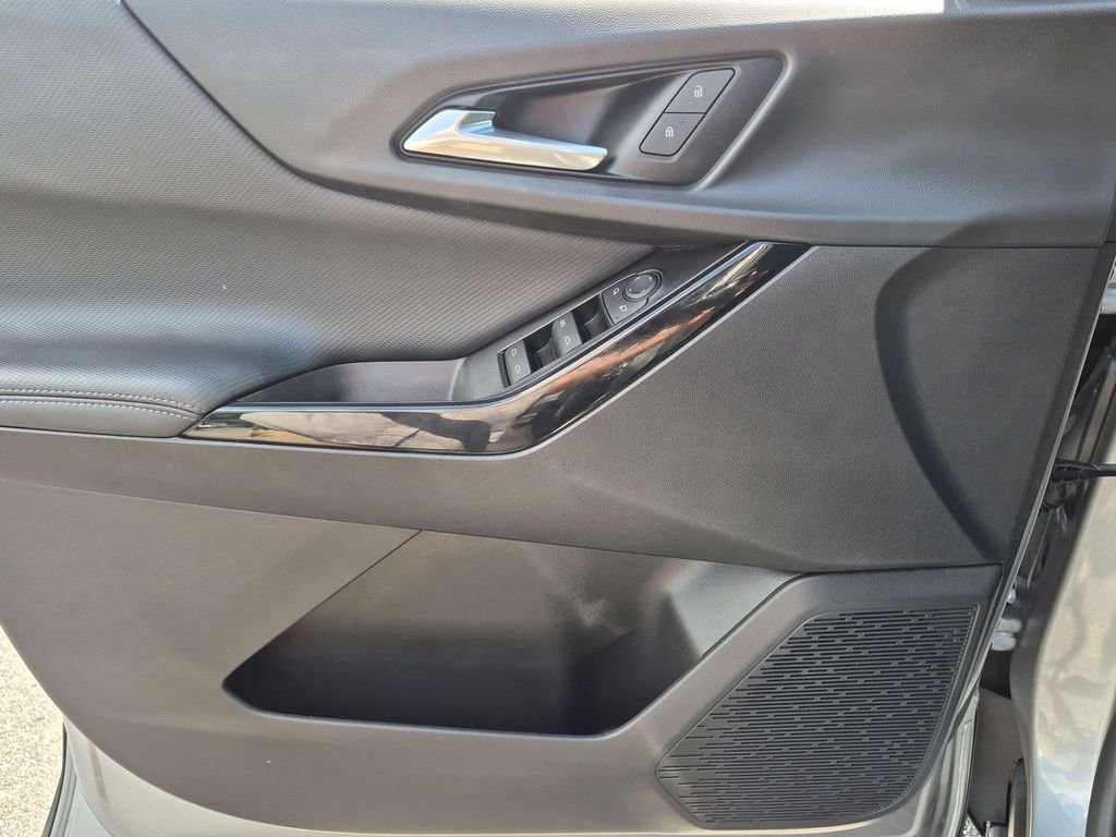Used 2025 Gray Chevrolet LT image 27