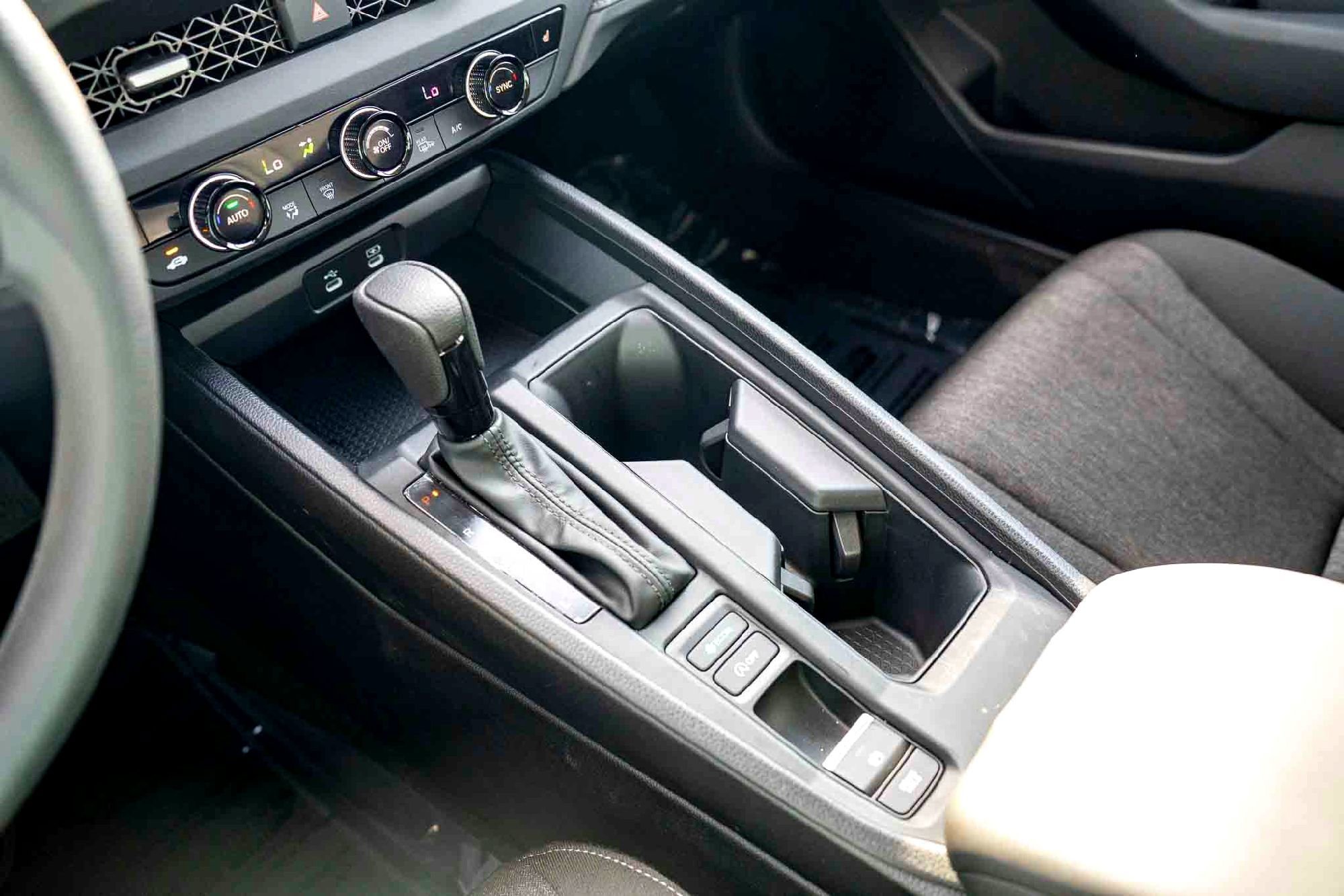 Used 2025 Silver Metallic Honda SE image 21