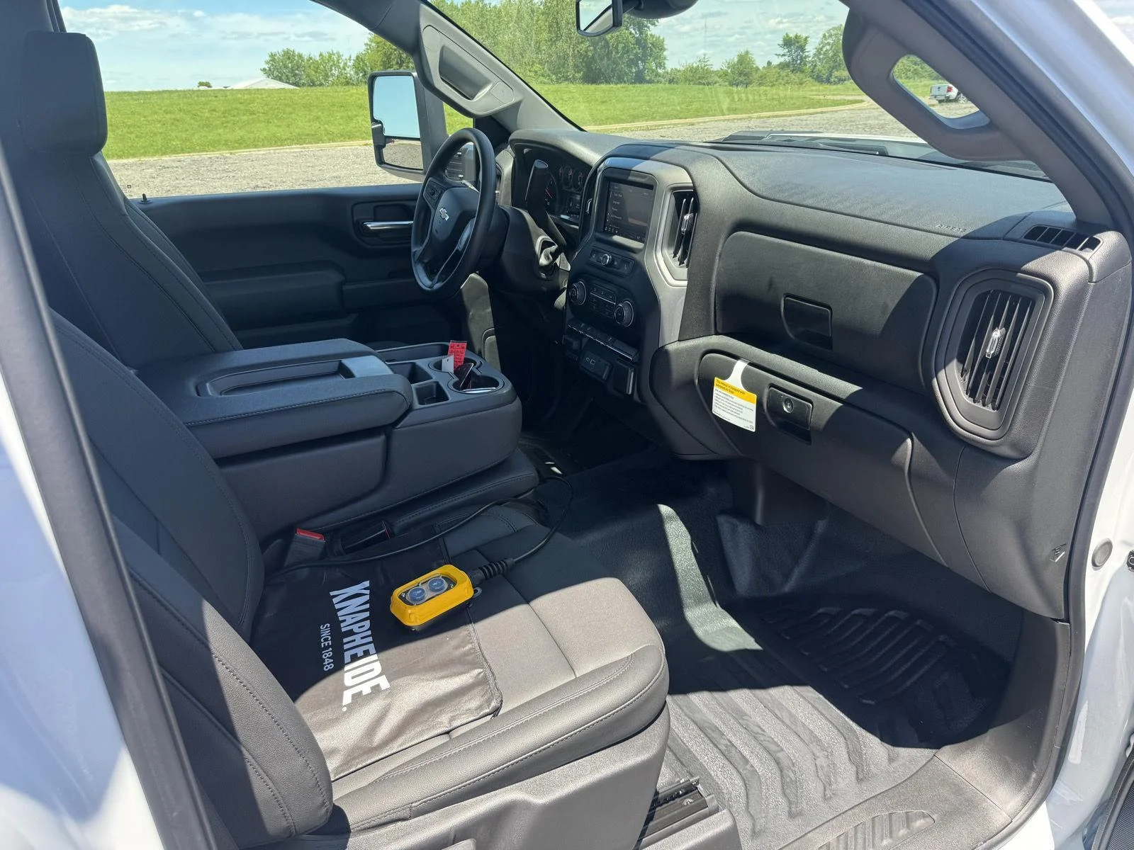 New 2026 Summit White Chevrolet Work Truck image 16