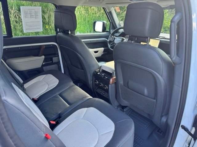 2024 Land Rover Defender X-Dynamic SE - Photo 17