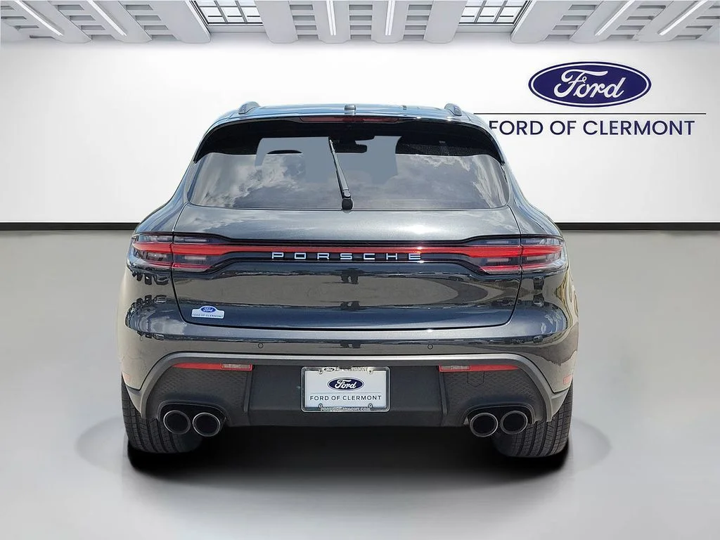 Used 2023 Chalk Porsche T image 4