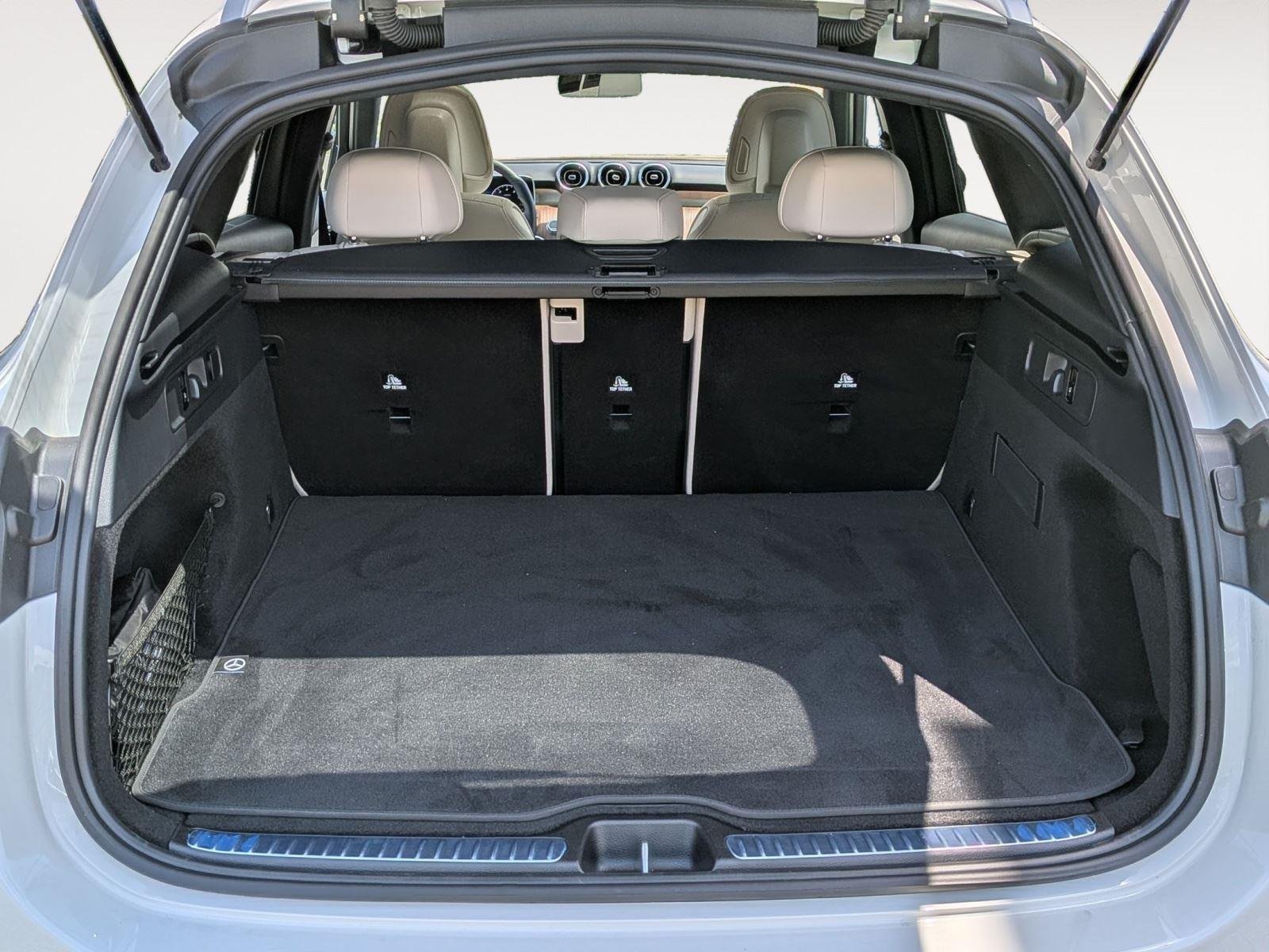 Used 2026 Polar White Mercedes-Benz GLC 300 image 30