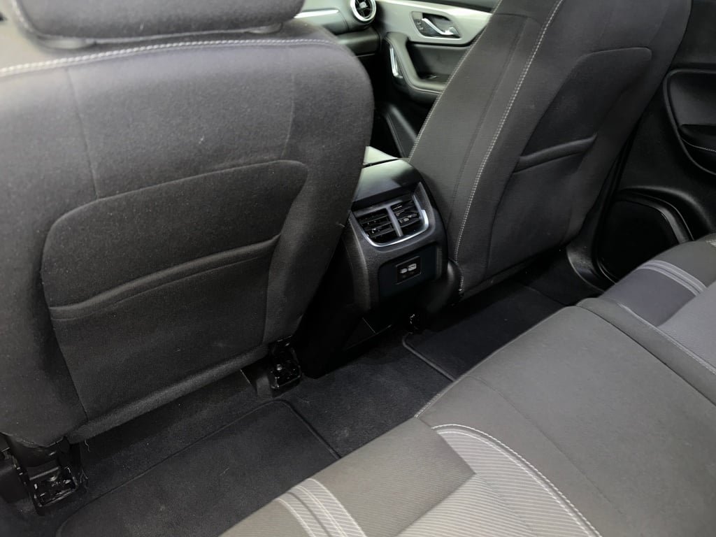 Used 2025 Summit White Chevrolet LT image 20