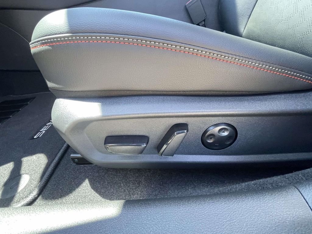 New 2026 Atlantic Gray Metallic / Super Black Two-tone Nissan SR image 15