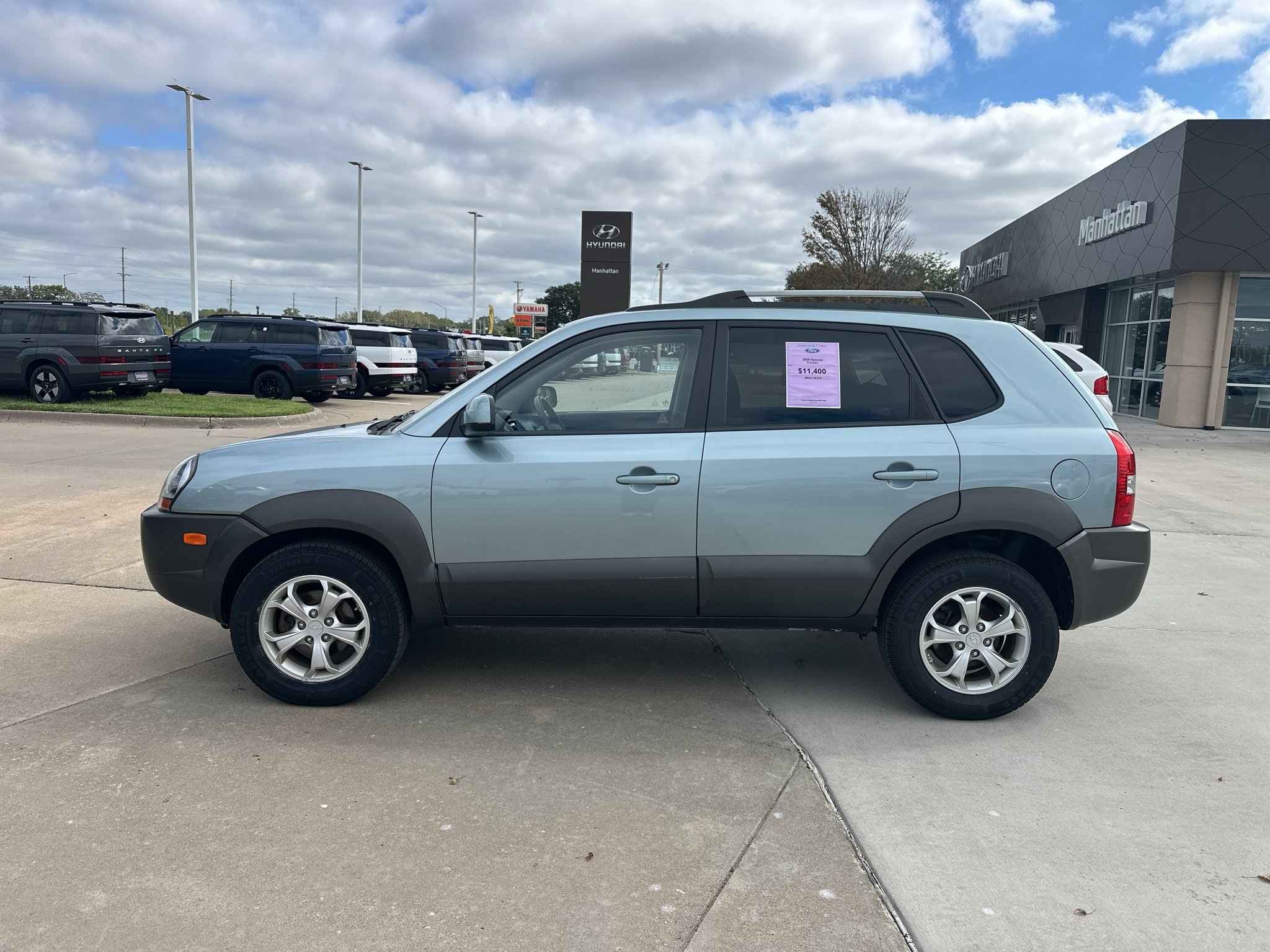 Used 2009 Desert Sage Metallic Hyundai SE image 9
