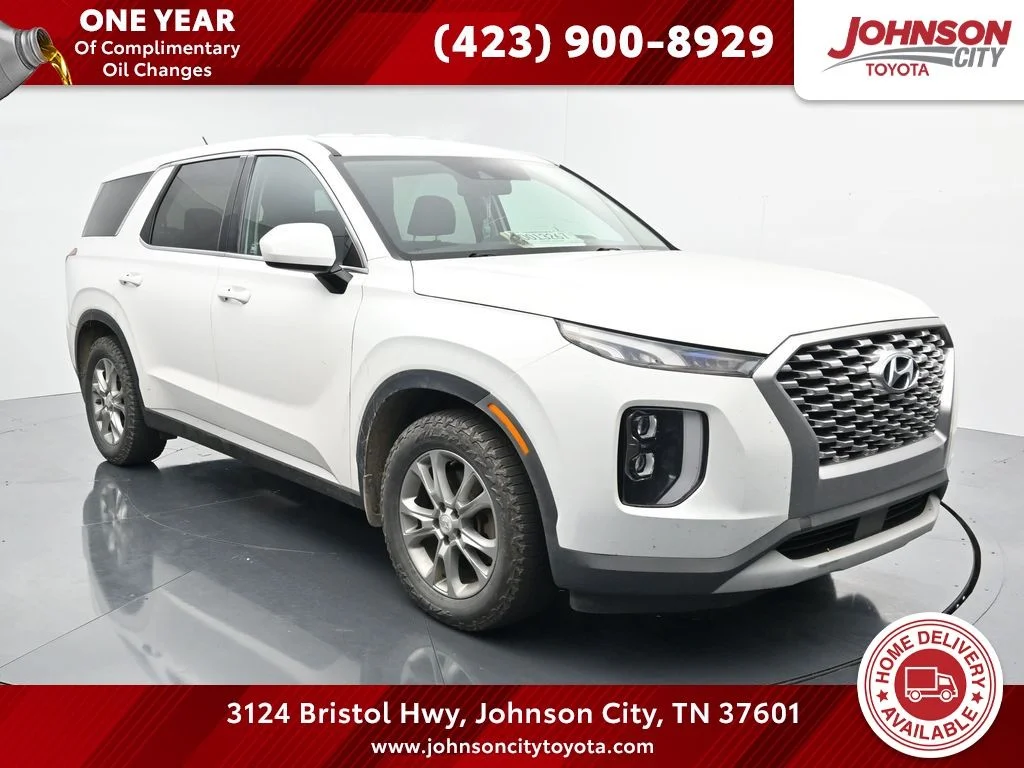 Used 2021 White Hyundai SE image 1