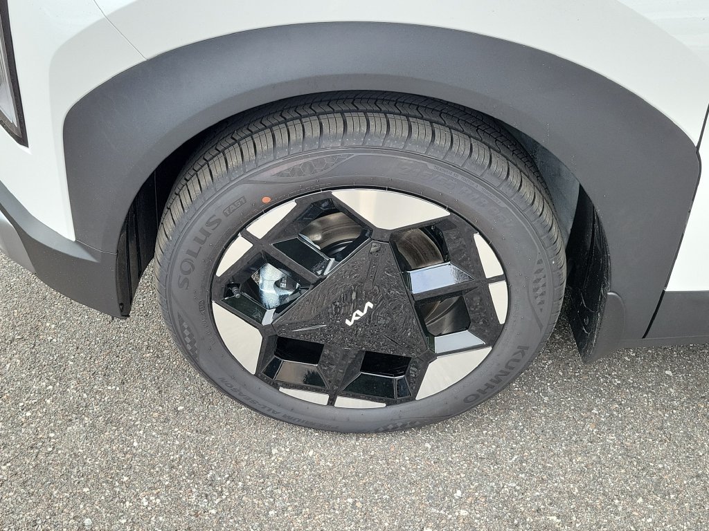 New 2027 Snow White Pearl Kia S image 33