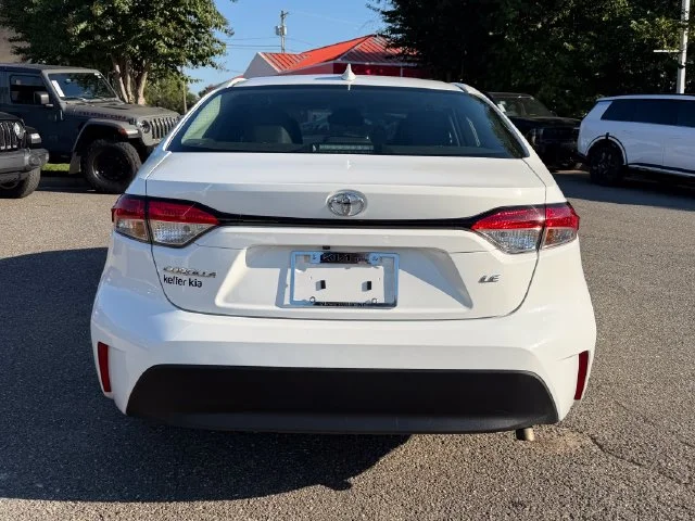 Used 2025 Ice Toyota LE image 4