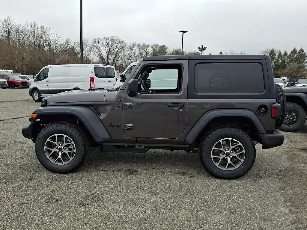 New 2026 Granite Crystal Metallic Clear-Coat Exterior Paint Jeep Sport S image 5