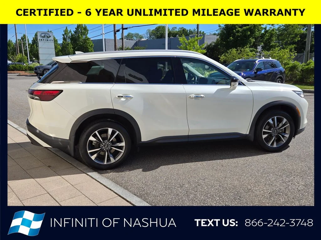 Certified Used 2023 White INFINITI LUXE image 16