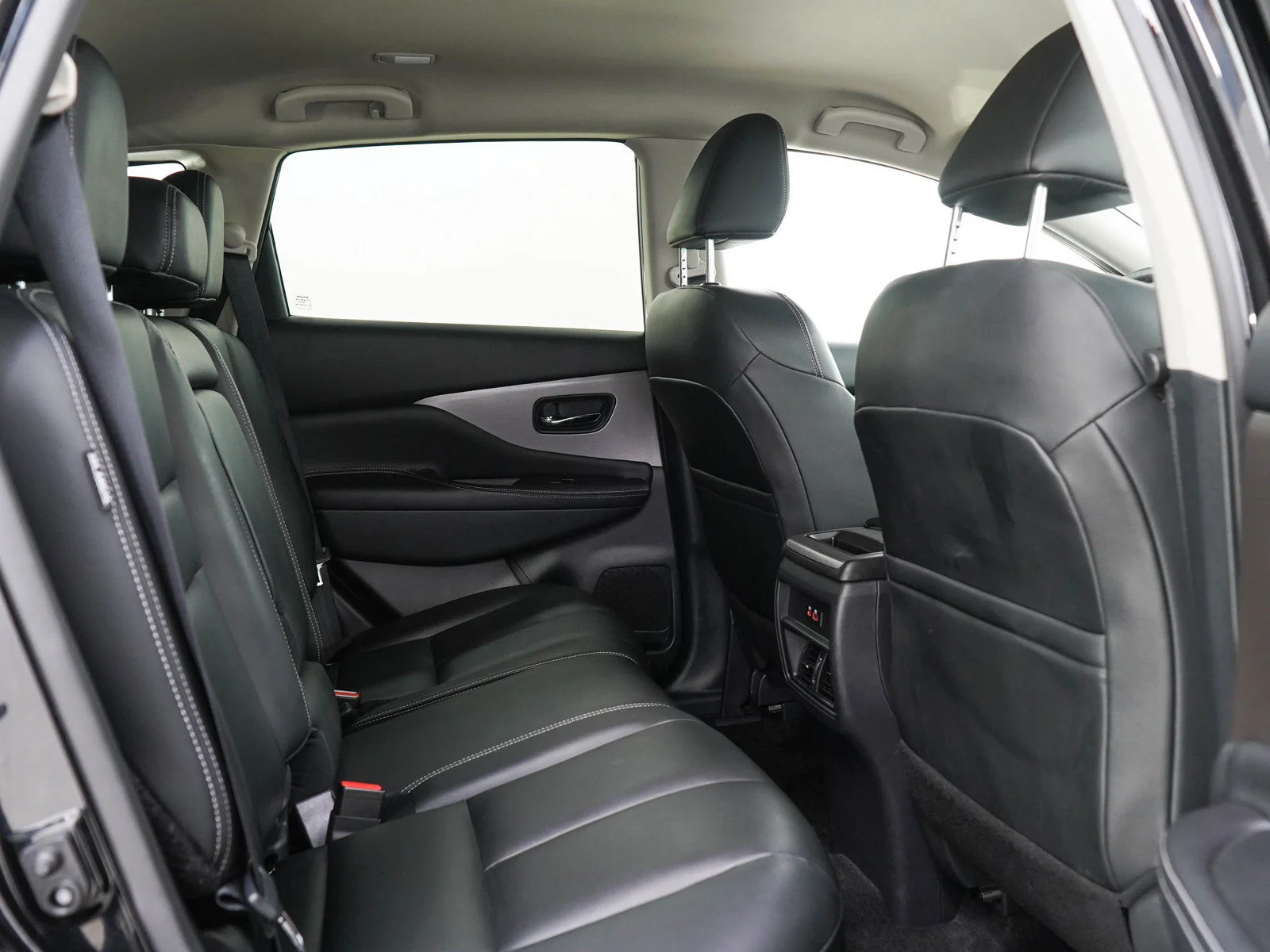 Used 2023 Super Black Nissan SV image 13