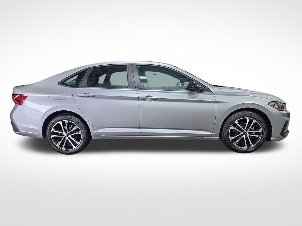New 2026 Silver Volkswagen 1.5T Sport image 4
