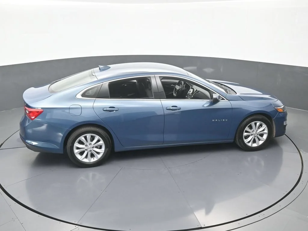 Used 2024 Lakeshore Blue Metallic Chevrolet LT image 45