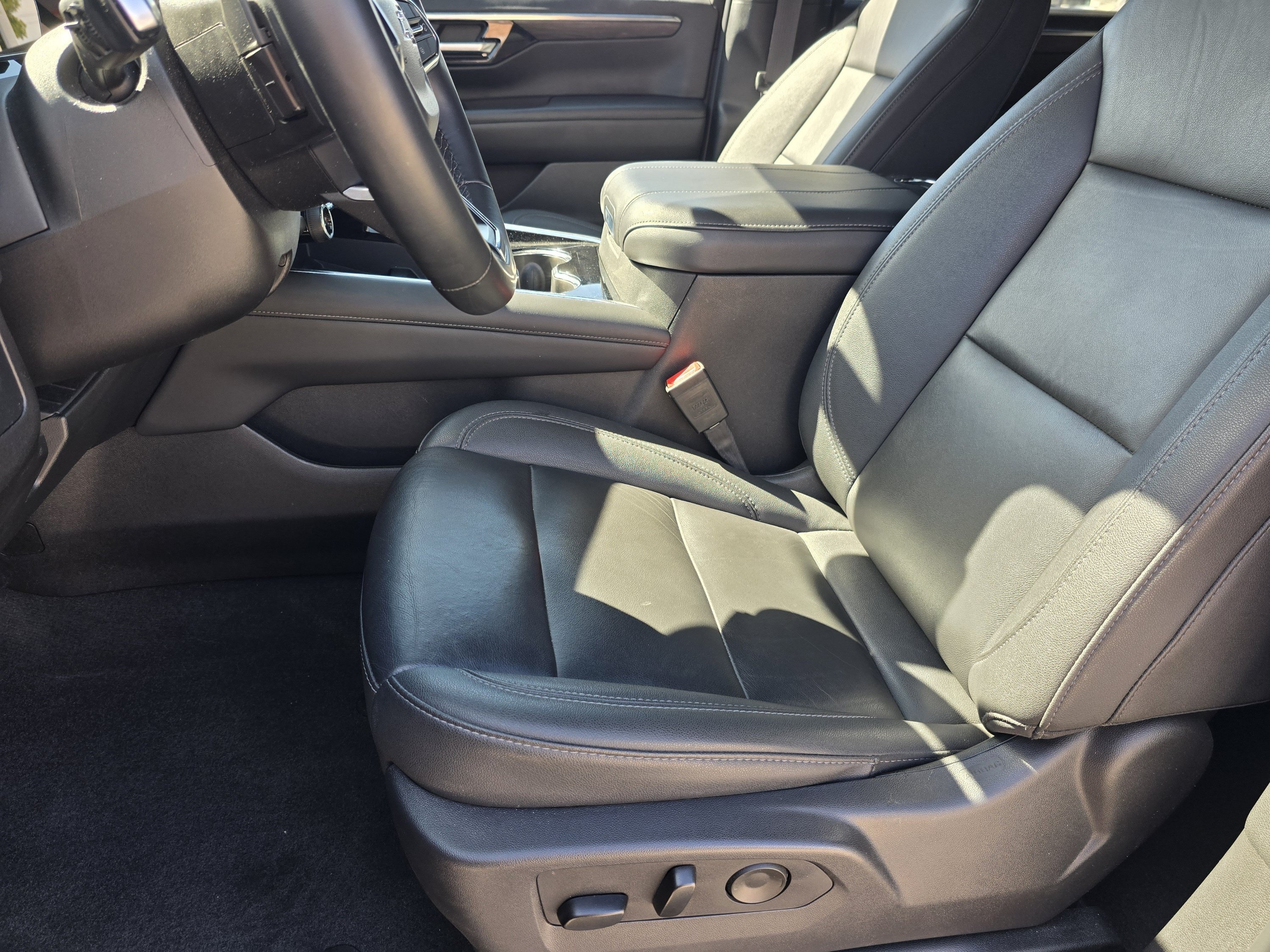 Used 2025 Sterling Gray Metallic Chevrolet Z71 image 32