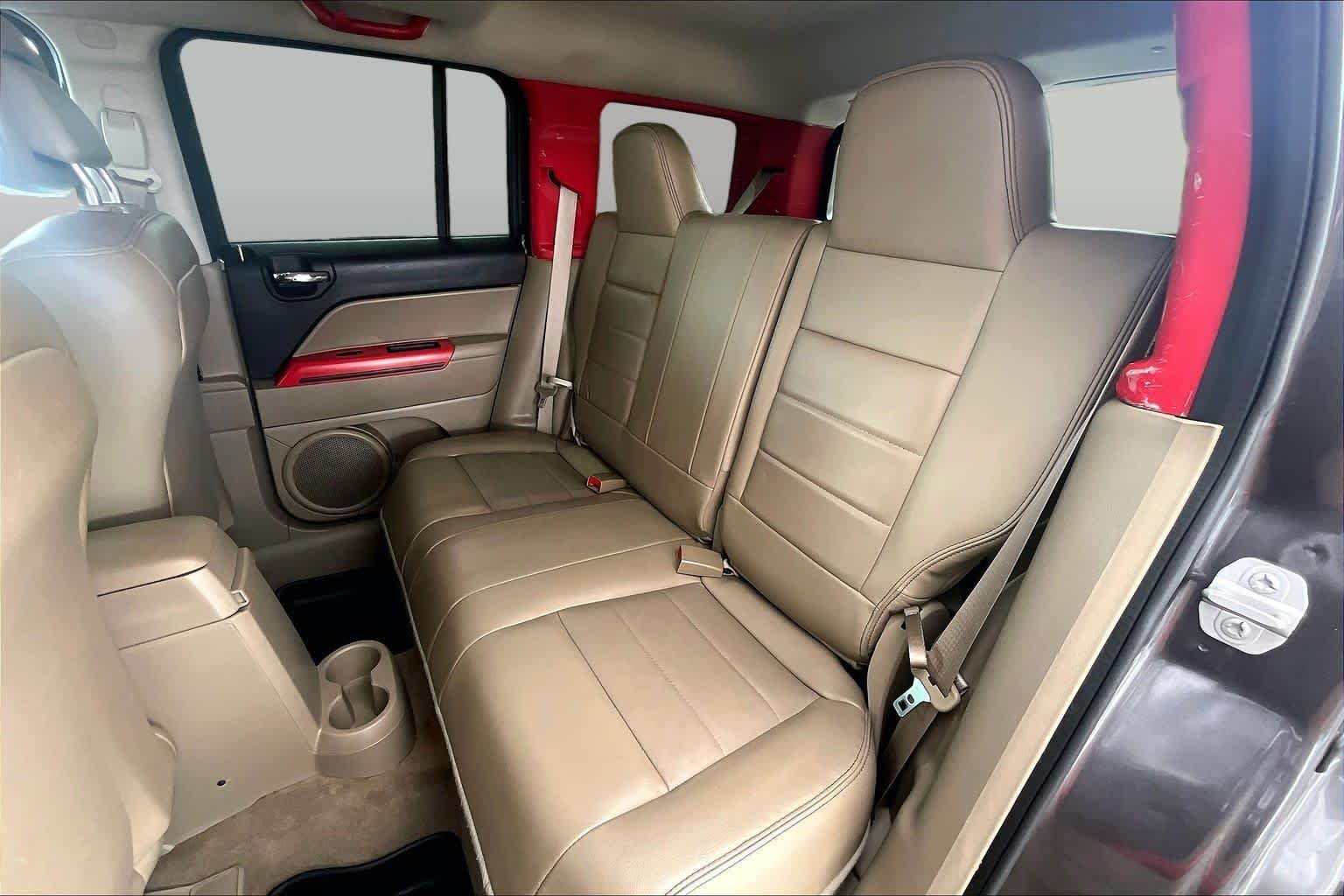 Used 2015 Granite Crystal Metallic Clearcoat Jeep High Altitude Edition image 20