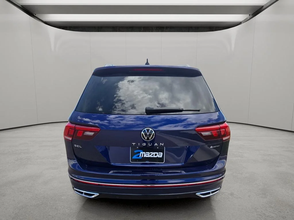 Used 2022 Atlantic Blue Metallic Volkswagen SEL R-Line image 4