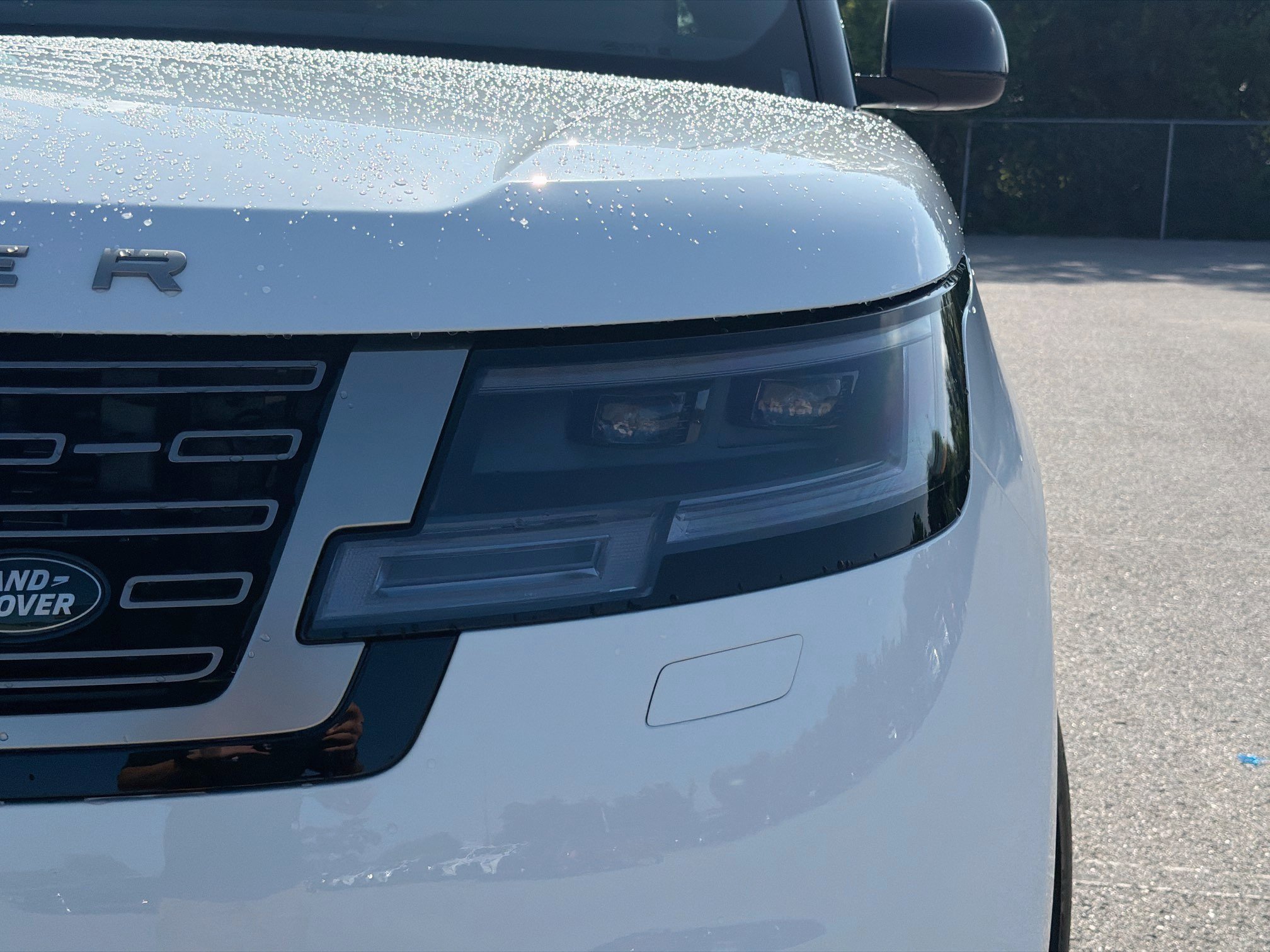 New 2026 Fuji White Land Rover SE image 9