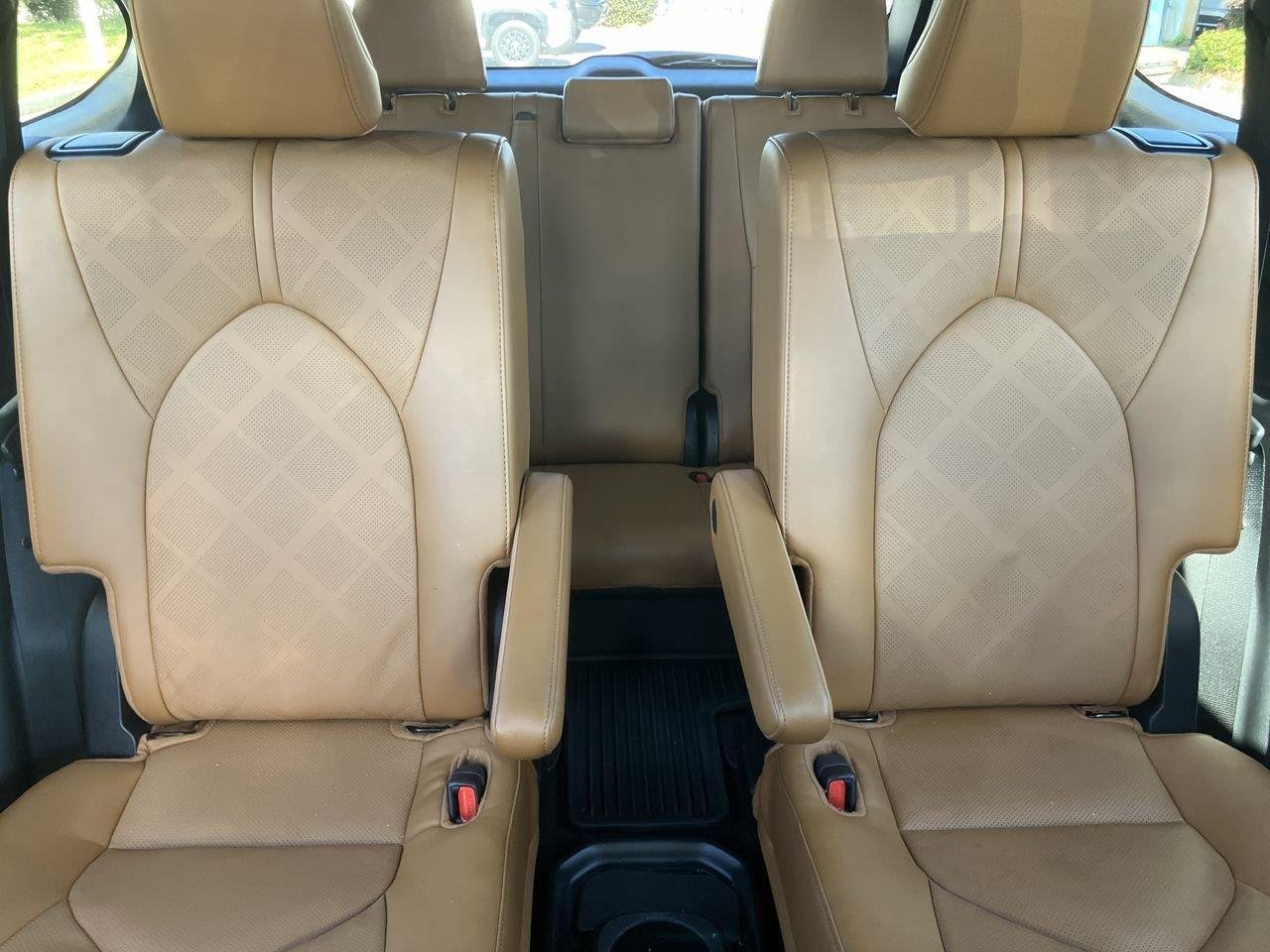 Used 2026 White (Wind Chill Pearl) Toyota Platinum AWD image 38