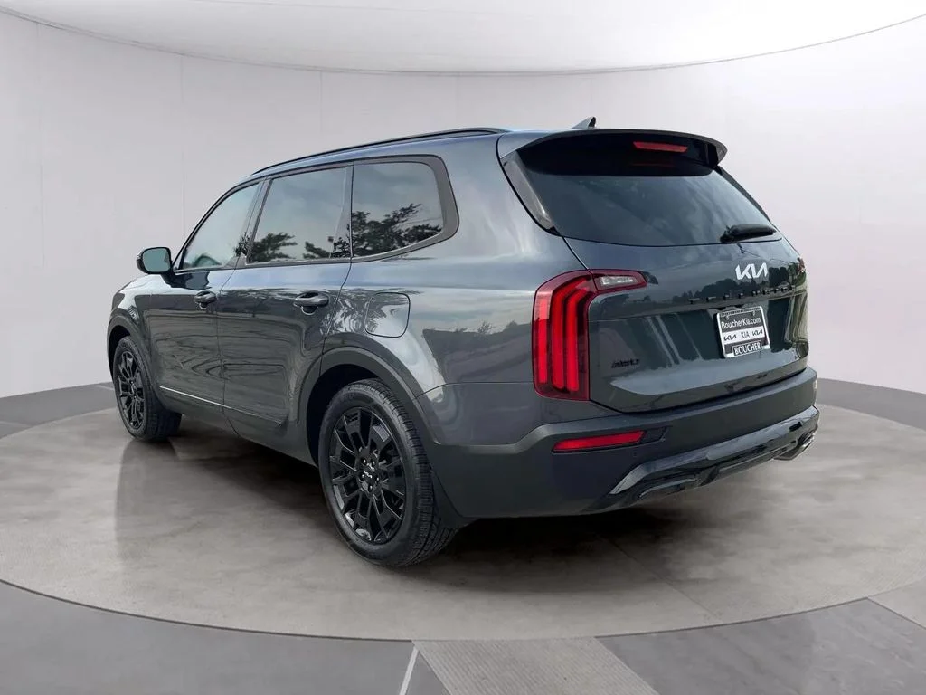 Used 2022 Gravity Gray Kia SX image 3