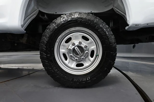 Used 2019 White Ford XL image 13