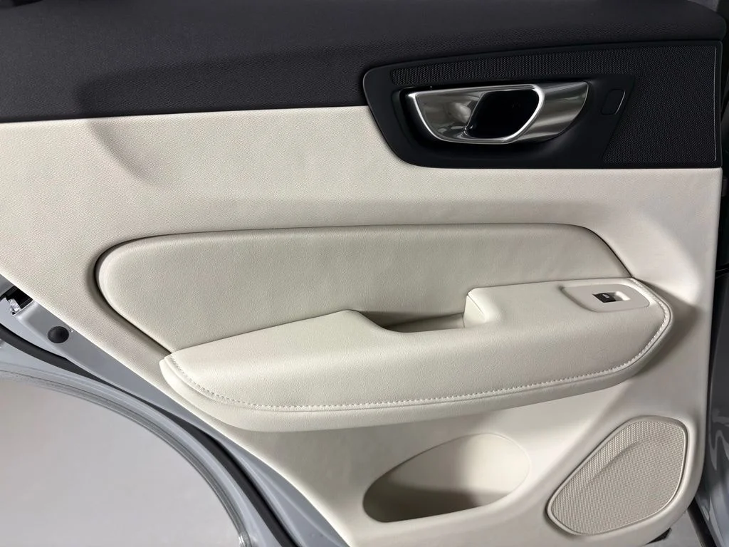 New 2026 Vapour Grey Volvo Ultra image 35