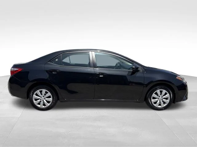 Used 2015 Black Toyota LE image 8