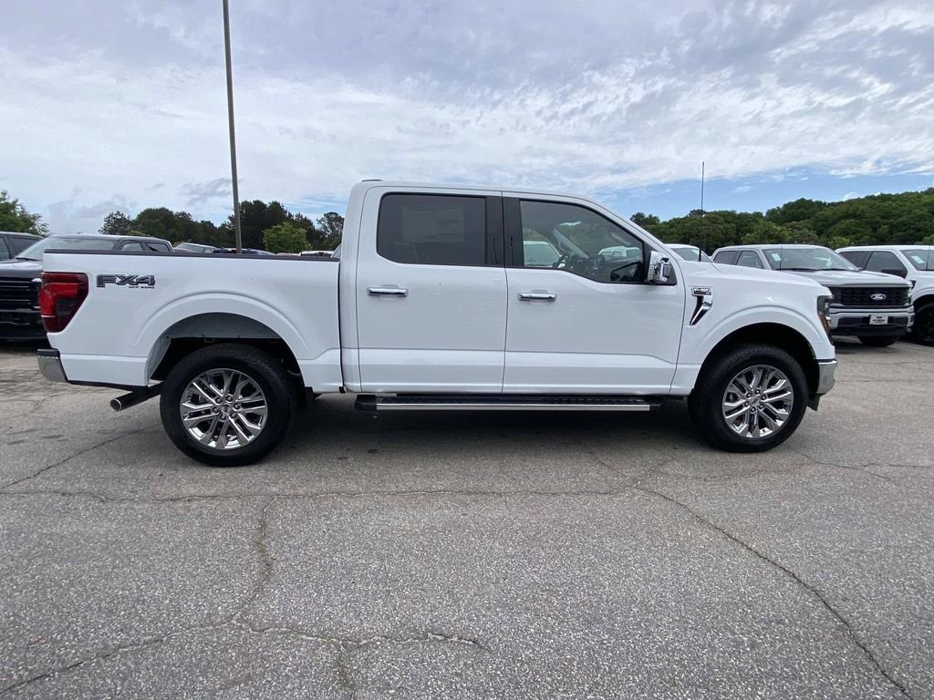New 2026 Oxford White Ford XLT image 2