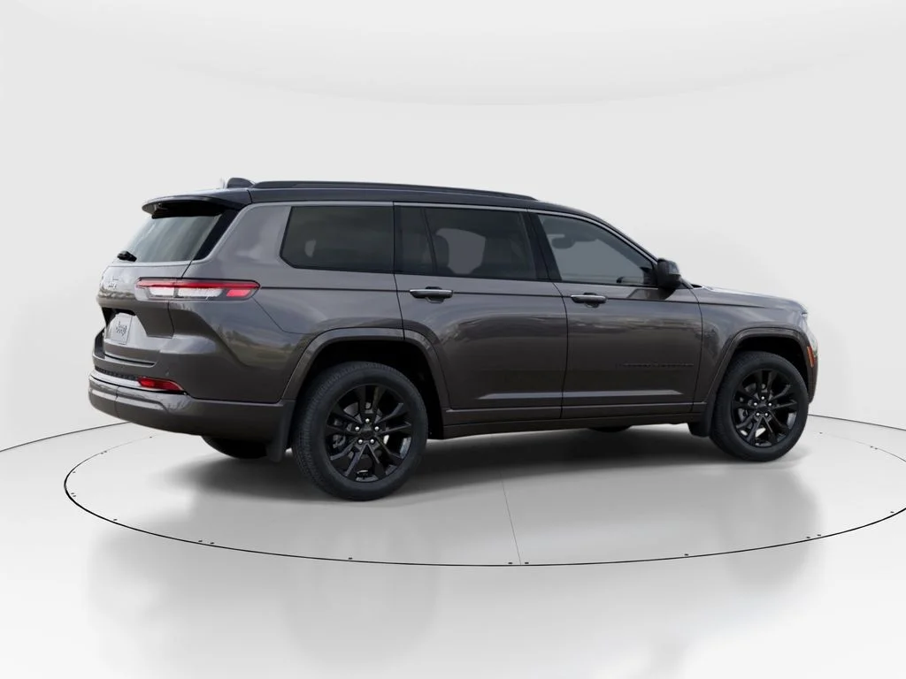 New 2026 Baltic Gray Metallic Clear-Coat Exterior Paint Jeep Limited Reserve image 4
