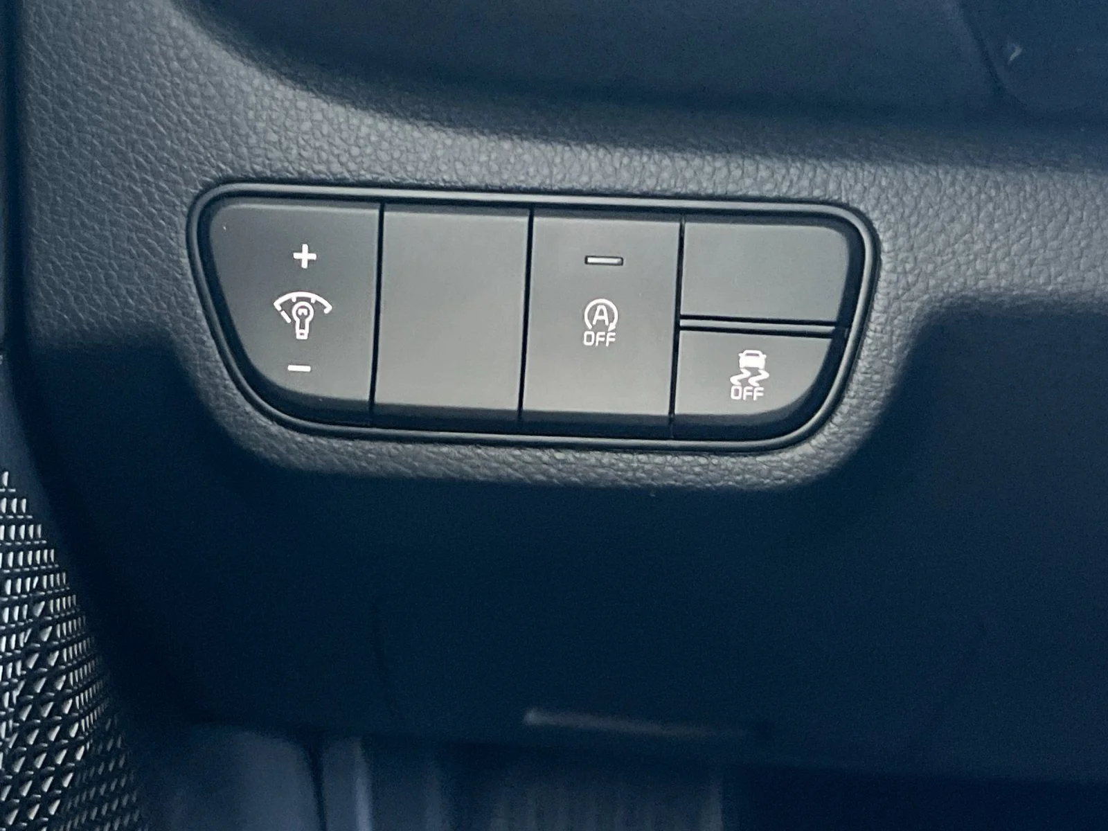 New 2026 White Kia S image 30