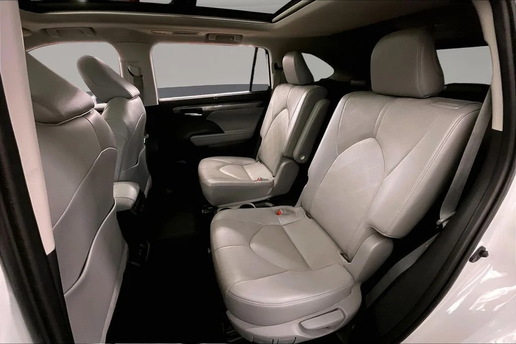 Used 2022 Beige Toyota Platinum image 30