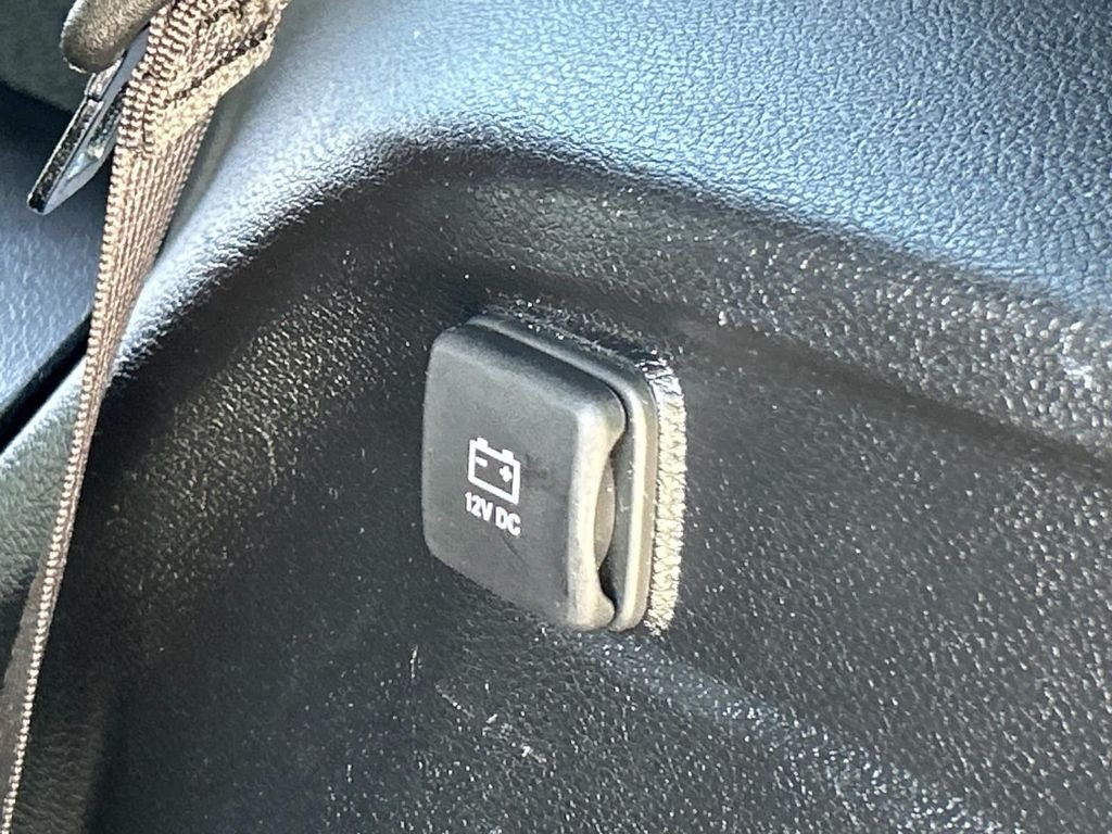 Used 2021 White Jeep Altitude image 13