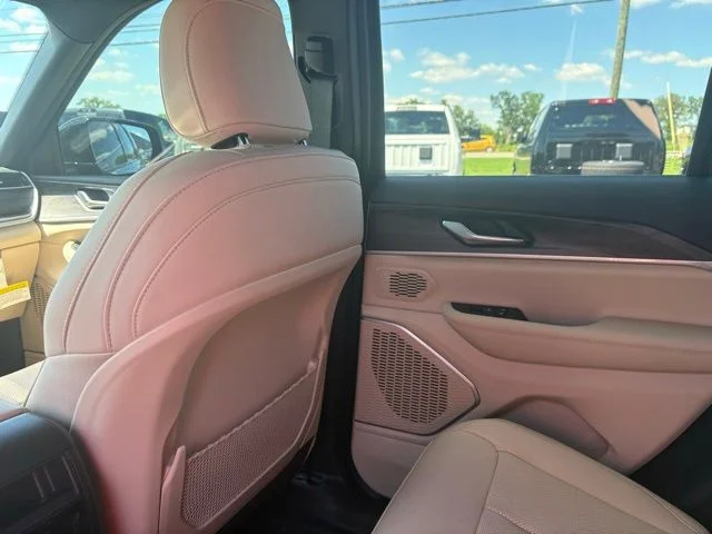 New 2026 Steel Blue Exterior Paint Jeep Limited image 11
