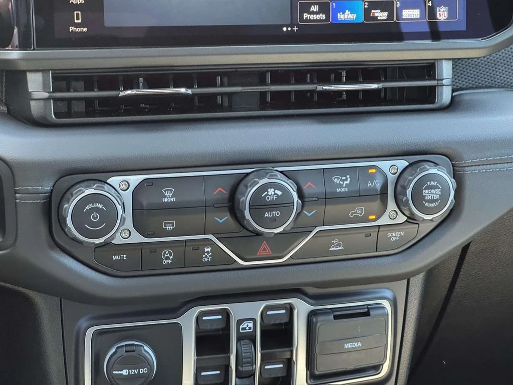 Used 2025 Blue Jeep Rubicon image 18