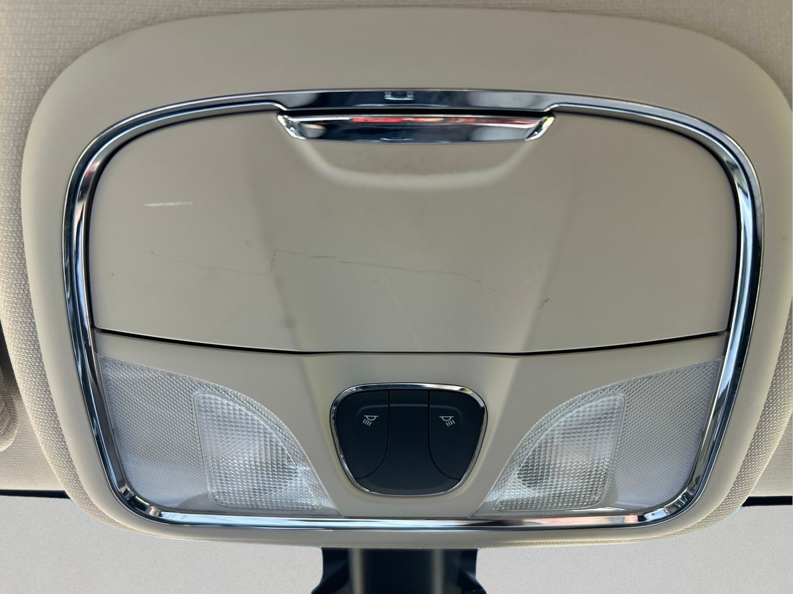 Used 2015 White Jeep Sport image 32