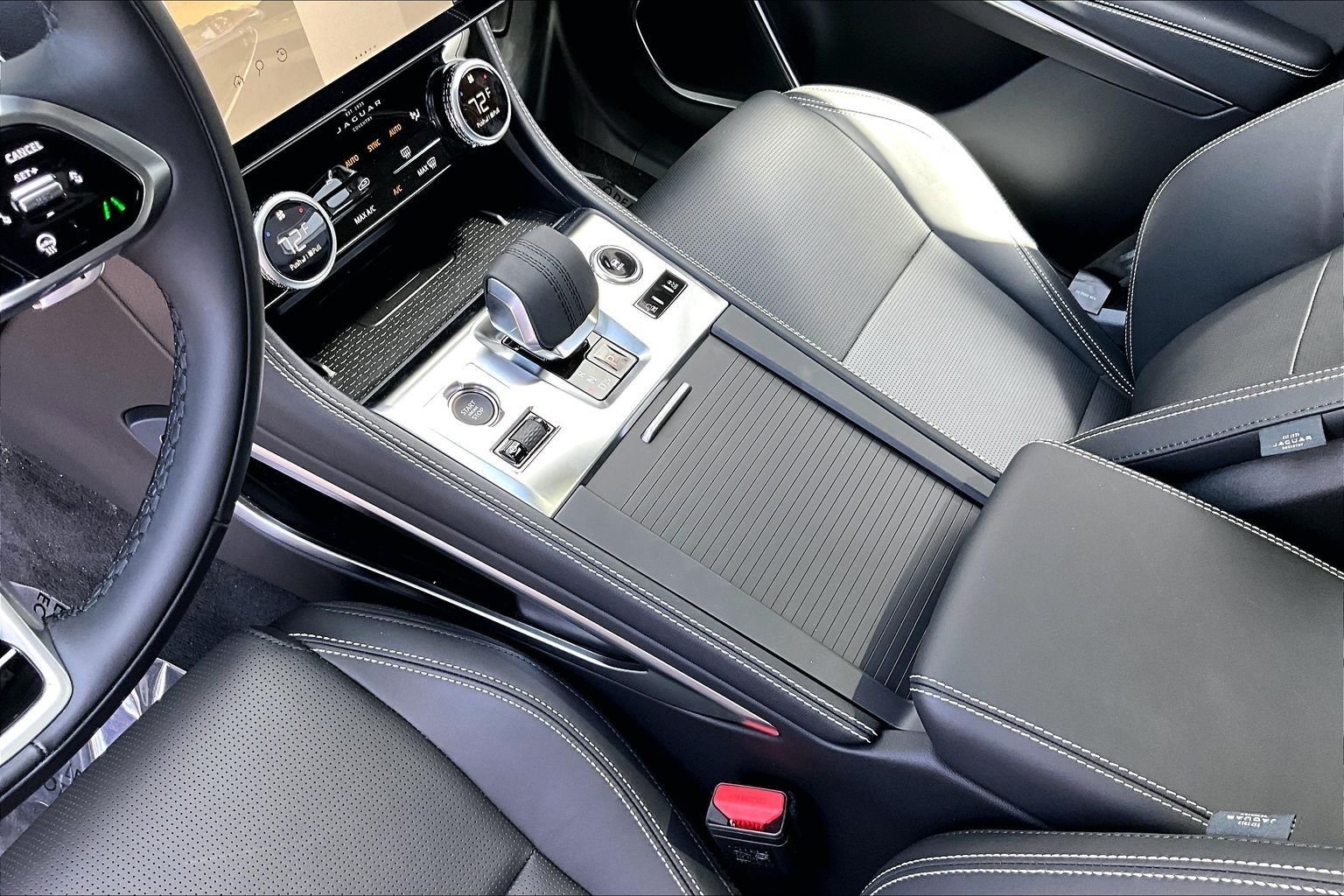 2026 Jaguar F-Pace R-Dynamic S - Photo 8