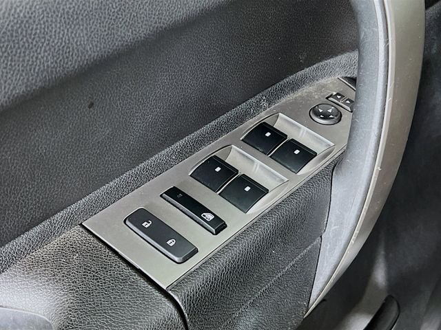 Used 2013 Silver GMC SLE image 9