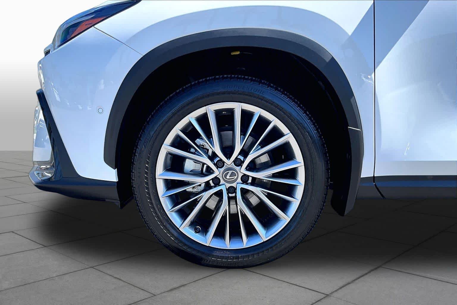 Certified Used 2026 ULTRA WHITE Lexus Luxury image 10