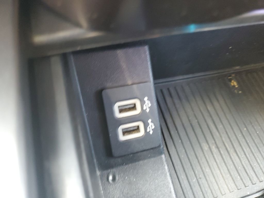 Used 2019 Black Ford XLT image 21