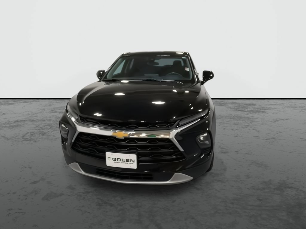 Used 2024 Black Chevrolet 2LT image 3