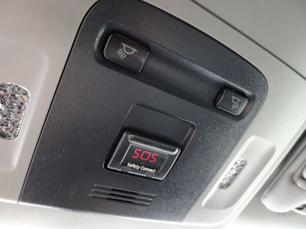 Used 2019 Silver Toyota SE image 23