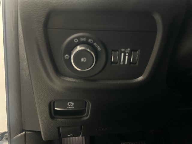 Used 2024 White Jeep Limited image 29