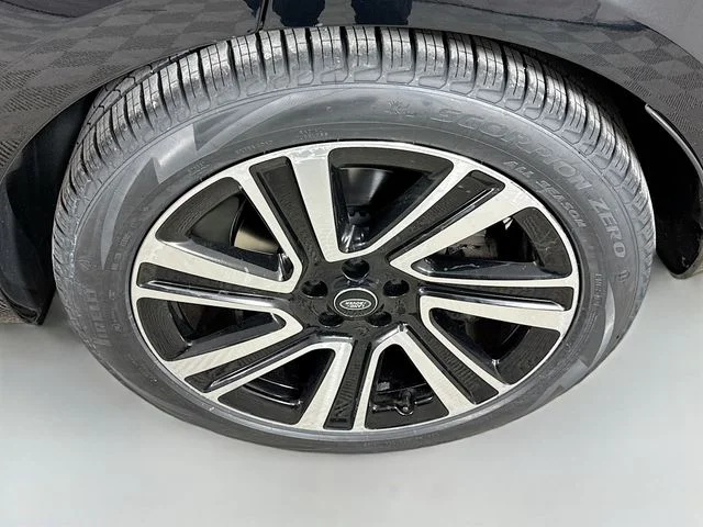Used 2023 Black Land Rover SE image 33