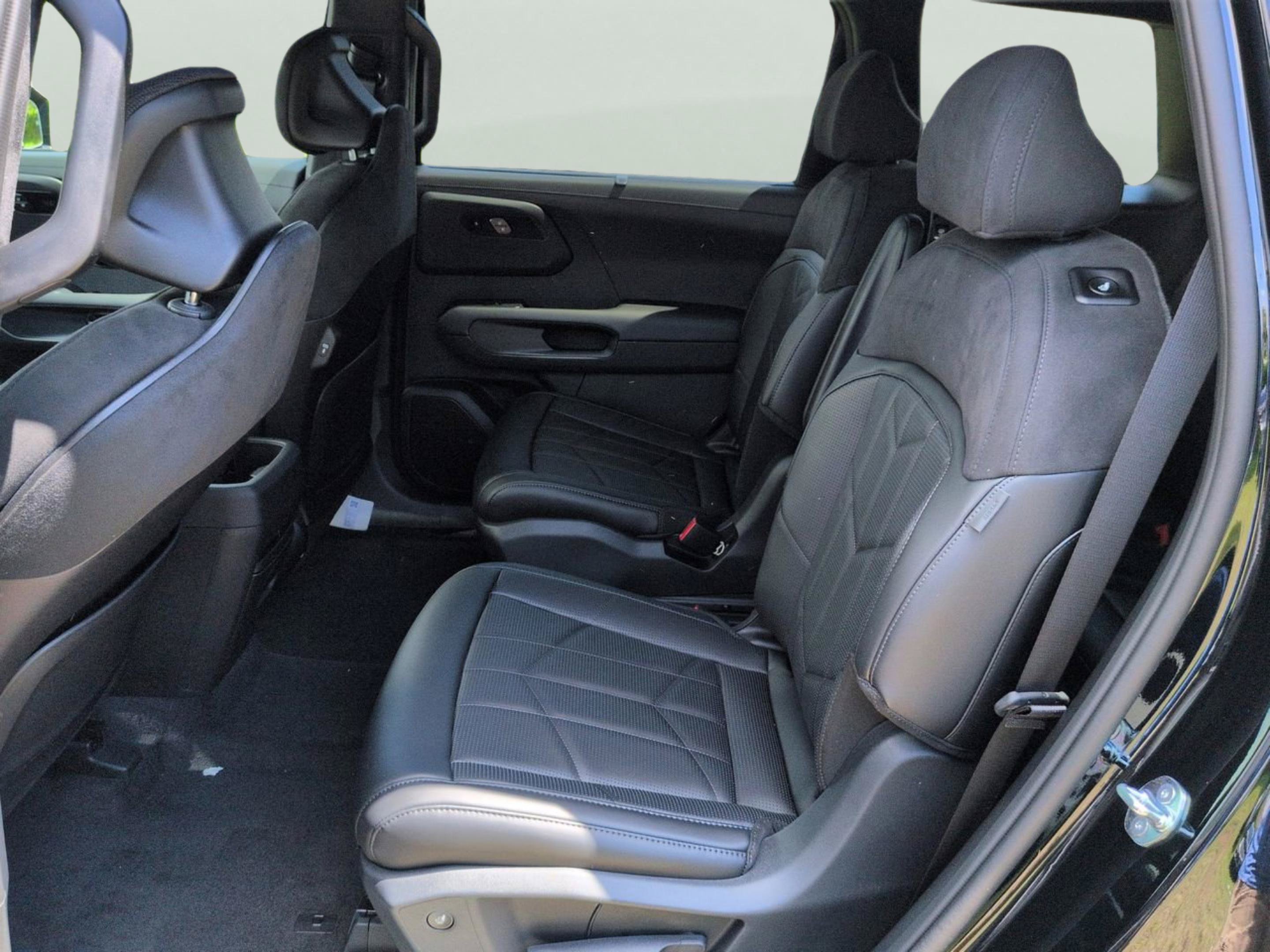 New 2027 Ebony Black Kia X-Pro SX Prestige image 13