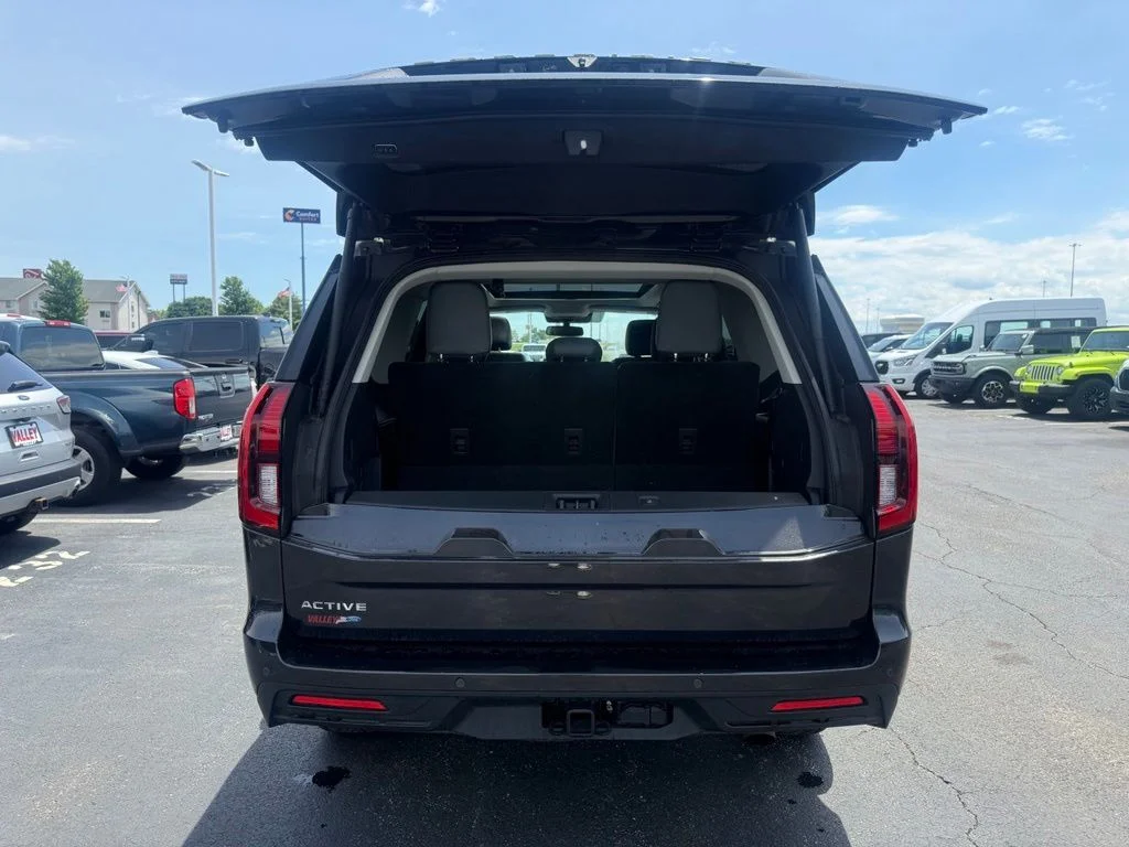 New 2026 Dark Matter Gray Metallic Ford Active image 43