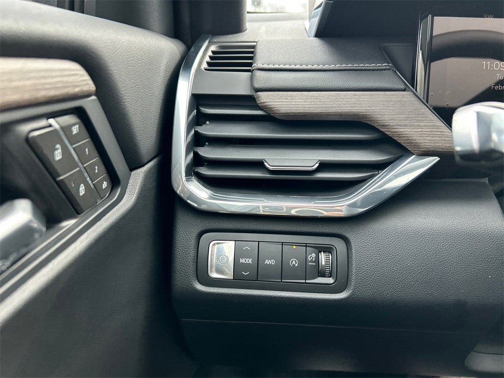 2026 GMC ACADIA - Image 18