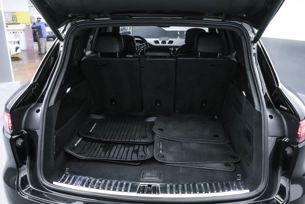 Used 2022 Black Porsche Platinum Edition image 28
