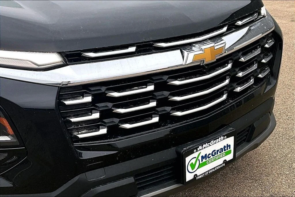 Used 2025 Black Chevrolet LT image 30