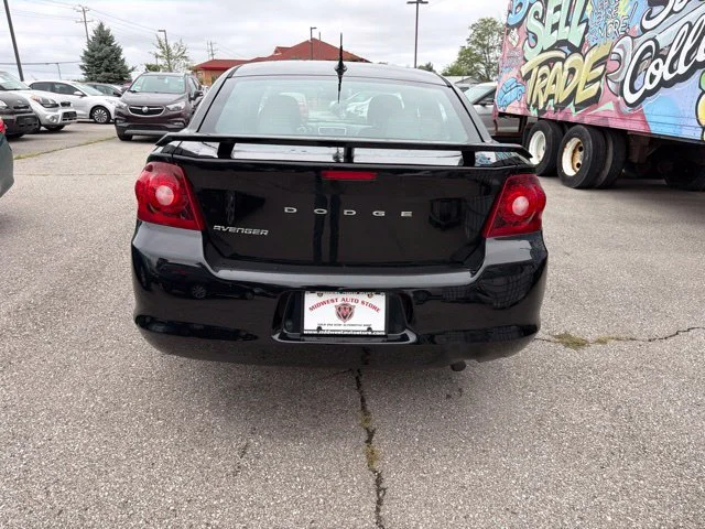 Used 2013 Black Dodge SXT image 5