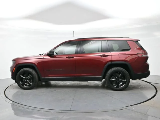 Used 2021 Velvet Red Pearlc Jeep Altitude image 4