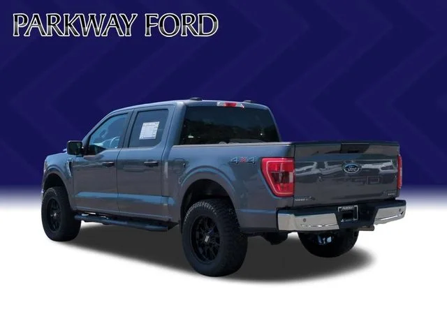Used 2023 Gray Ford XLT image 3
